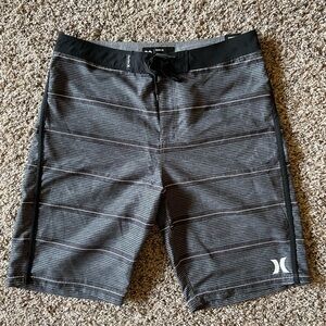 NWT Hurley Board Shorts Swim Trunks Boys Size 20 (30” waist) Black